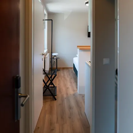 Velotique Angelika - Self-check-in Hotel *