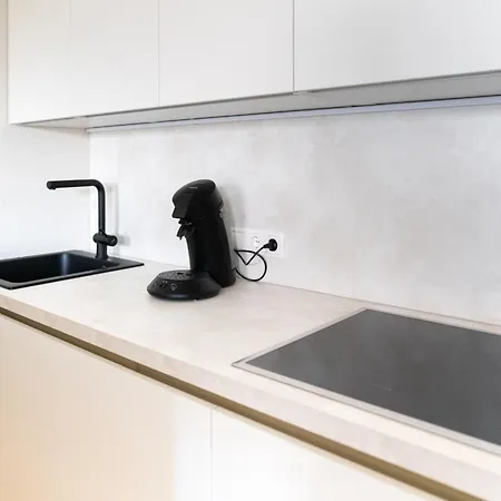 Velotique Angelika - Self-check-in Hard