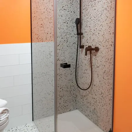 Velotique Angelika - Self-check-in *