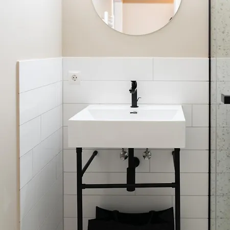 Velotique Angelika - Self-check-in Hotel Hard