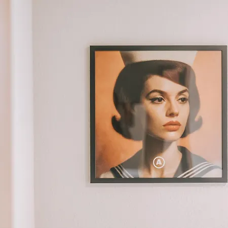 Velotique Angelika - Self-check-in Hotel