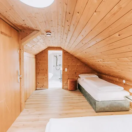 Velotique Angelika - Self-check-in Hotel *