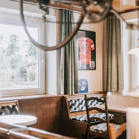 Velotique Angelika - Self-check-in * Hard