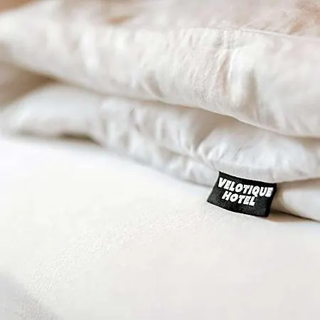 Velotique Angelika - Self-check-in Hotel *